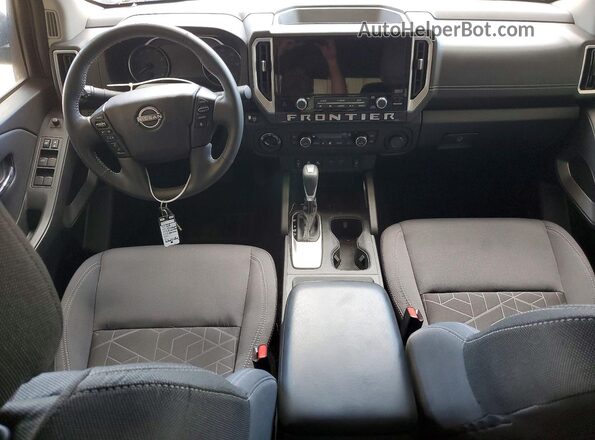 1N6ED1FK9SN608014 2025 NISSAN FRONTIER Green Widok deski rozdzielczej