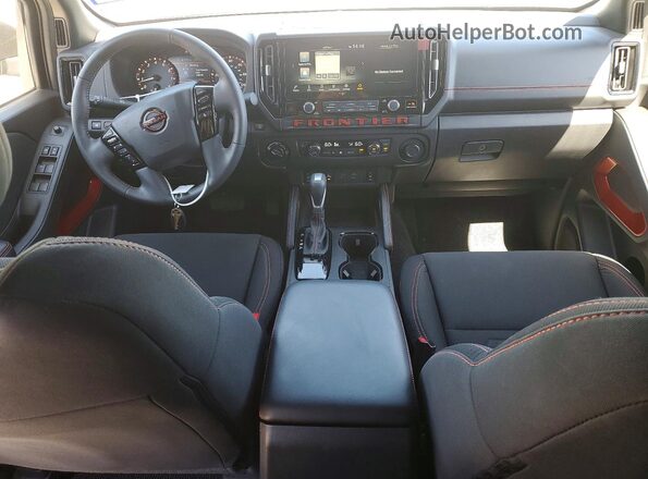 1N6ED1FKXSN657397 2025 NISSAN FRONTIER Silver Vista del salpicadero