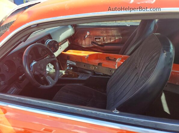 1Q87G9N519295 1979 CHEVROLET CAMARO Оранжевый Вид салона спереди