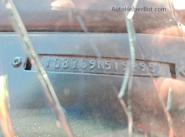 1Q87G9N519295 1979 CHEVROLET CAMARO Оранжевый Вид подкапотного пространства