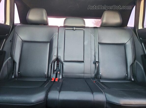 1V26E2CA2LC217210 2020 VOLKSWAGEN ATLAS White Widok tylnych siedzeń