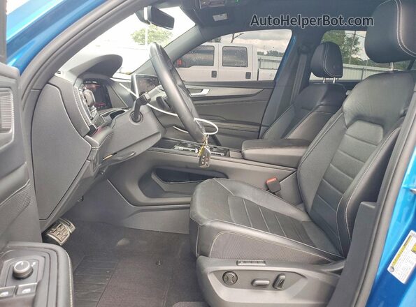 1V2AE2CA5RC222243 2024 VOLKSWAGEN ATLAS Blue Front interior view