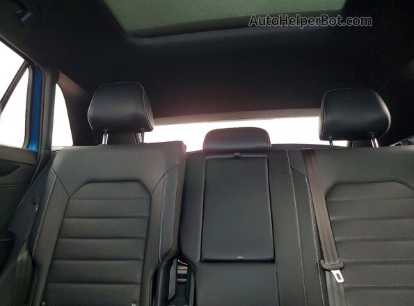 1V2AE2CA5RC222243 2024 VOLKSWAGEN ATLAS Blue Rear seats view