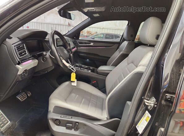 1V2AE2CAXRC255660 2024 VOLKSWAGEN ATLAS Black Front interior view