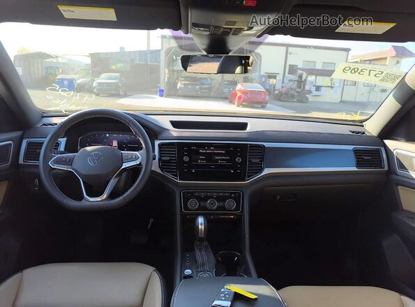 1V2BE2CA2PC224775 2023 VOLKSWAGEN ATLAS White Vista del cuadro de instrumentos