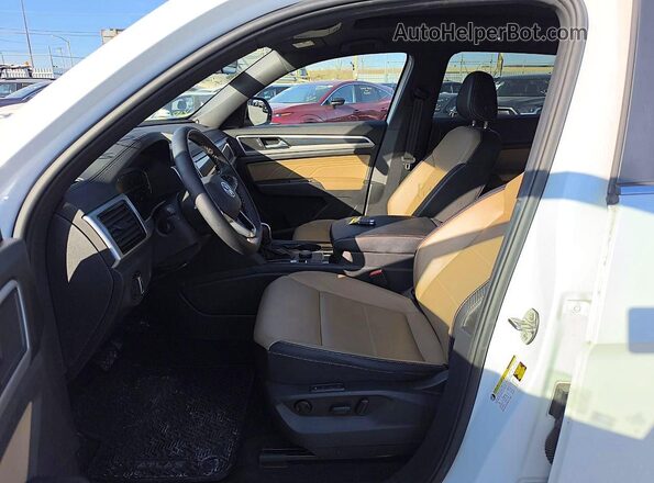 1V2BE2CA2PC224775 2023 VOLKSWAGEN ATLAS White Vista interior delantera