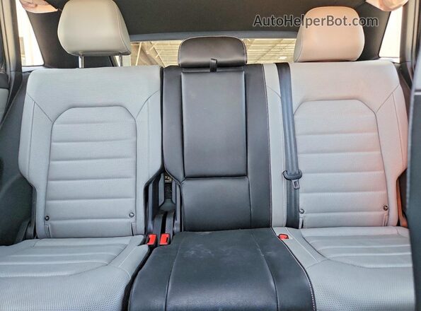 1V2BE2CA2RC218011 2024 VOLKSWAGEN ATLAS Black Vista de los asientos traseros
