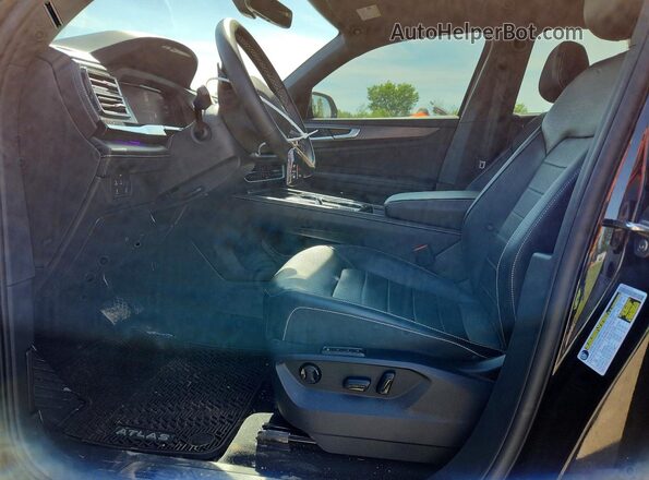 1V2BE2CA2RC238632 2024 VOLKSWAGEN ATLAS Черный Вид салона спереди