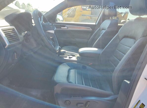 1V2BE2CA9MC222274 2021 VOLKSWAGEN ATLAS White Widok wnętrza z przodu