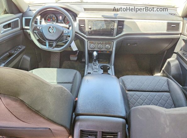 1V2BR2CA2JC510248 2018 VOLKSWAGEN ATLAS Silver Widok deski rozdzielczej