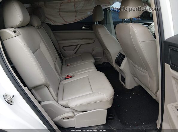 1V2CP2CA5JC600715 2018 VOLKSWAGEN ATLAS White VIN კოდის სტიკერის ხედი