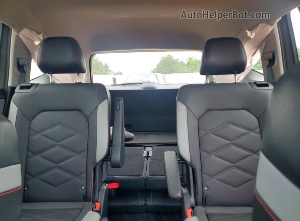 1V2CR2CA0RC552014 2024 VOLKSWAGEN ATLAS Зеленый Вид задних сидений