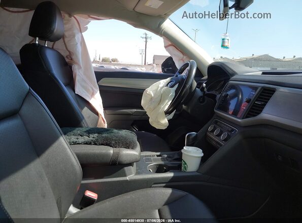 1V2CR2CA3JC505385 2018 VOLKSWAGEN ATLAS Серебряный Вид салона спереди