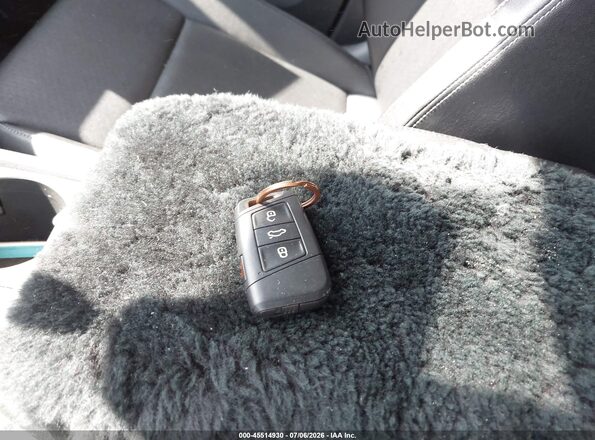 1V2CR2CA3JC505385 2018 VOLKSWAGEN ATLAS Серебряный Вид панели приборов