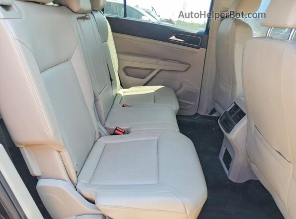 1V2CR2CA3JC543571 2018 VOLKSWAGEN ATLAS Черный Вид задней части салона