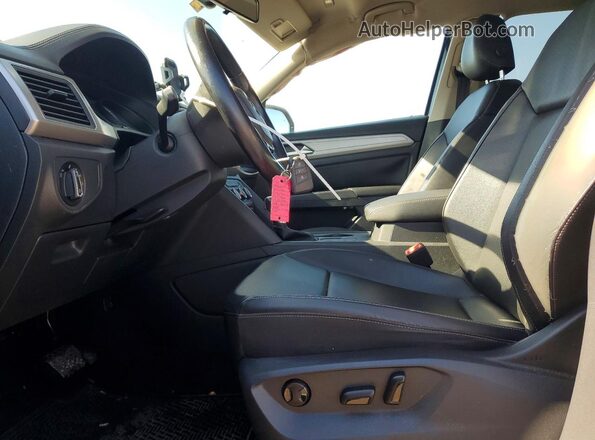 1V2CR2CA4JC561349 2018 VOLKSWAGEN ATLAS Black Widok wnętrza z przodu