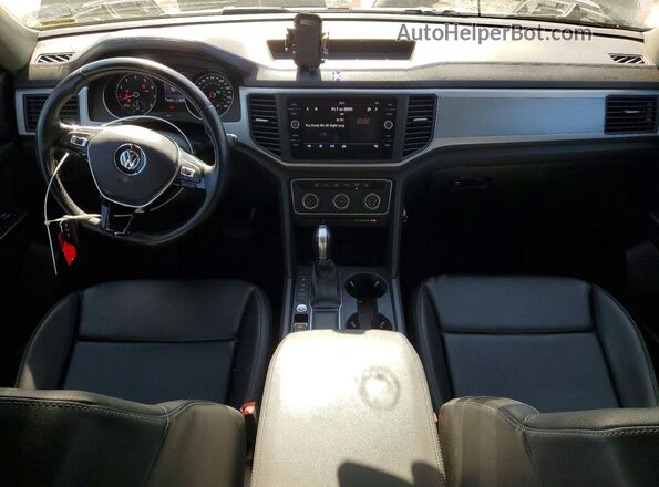 1V2CR2CA4JC561349 2018 VOLKSWAGEN ATLAS Black Widok deski rozdzielczej