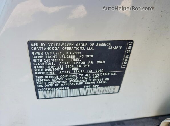 1V2CR2CA6JC562065 2018 VOLKSWAGEN ATLAS White Vista de la etiqueta del VIN