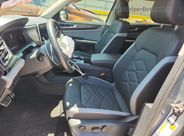 1V2CR2CAXSC513999 2025 VOLKSWAGEN ATLAS Gray Вид салону спереду