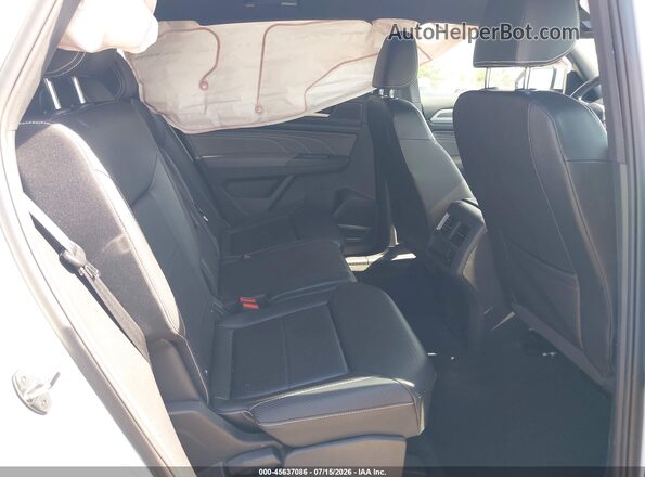 1V2DC2CA3PC213945 2023 VOLKSWAGEN ATLAS White Vista de la etiqueta del VIN