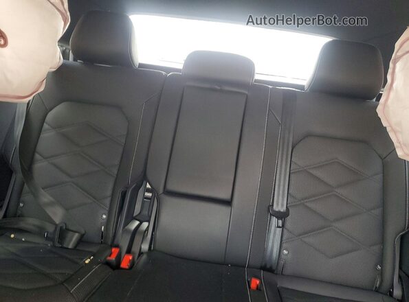 1V2DE2CA2RC211097 2024 VOLKSWAGEN ATLAS Black უკანა სავარძლების ხედი
