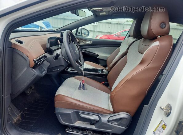 1V2DNPE88PC031885 2023 VOLKSWAGEN ID.4 White Front interior view