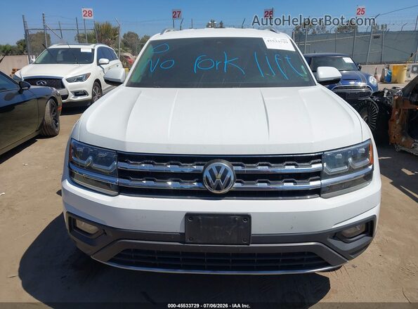 1V2DR2CA0JC517014 2018 VOLKSWAGEN ATLAS White Widok z przodu