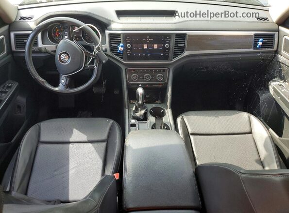 1V2DR2CA0JC537554 2018 VOLKSWAGEN ATLAS Gray Widok deski rozdzielczej