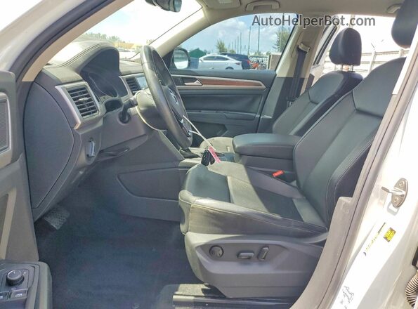 1V2DR2CA2JC581751 2018 VOLKSWAGEN ATLAS White Вид салону спереду