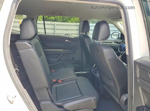 1V2DR2CA2JC581751 2018 VOLKSWAGEN ATLAS White Вид задньої частини салону