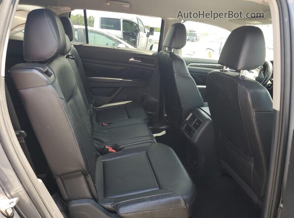 1V2DR2CA4JC585137 2018 VOLKSWAGEN ATLAS Gray Widok wnętrza z tyłu