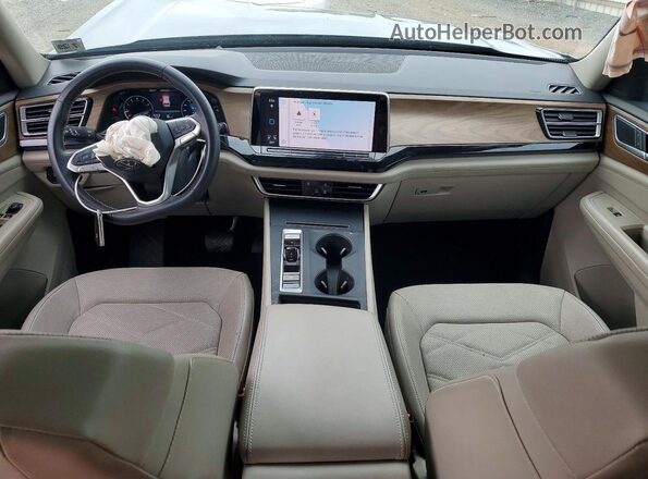 1V2DR2CA4RC514578 2024 VOLKSWAGEN ATLAS Gray Dashboard view