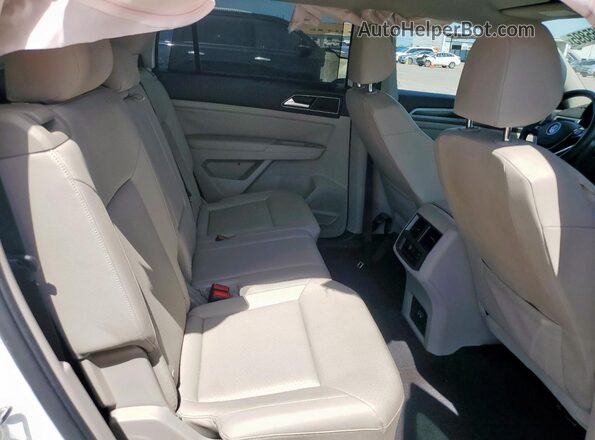 1V2ER2CA2KC576586 2019 VOLKSWAGEN ATLAS White Rear interior view
