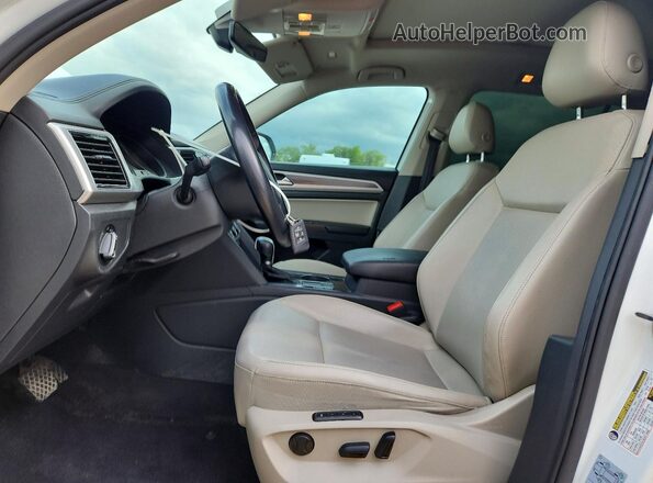 1V2ER2CA6JC552726 2018 VOLKSWAGEN ATLAS White Vista interior delantera
