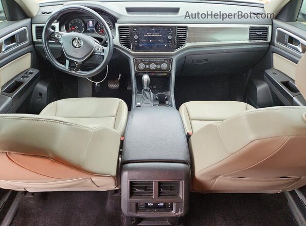 1V2ER2CA6JC552726 2018 VOLKSWAGEN ATLAS White Vista del salpicadero