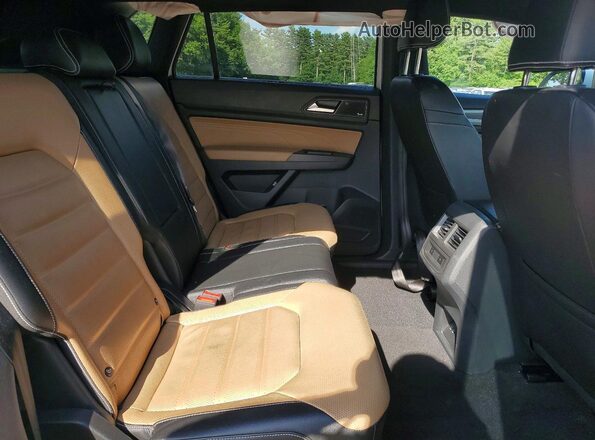 1V2FE2CA5PC204974 2023 VOLKSWAGEN ATLAS White Widok wnętrza z tyłu