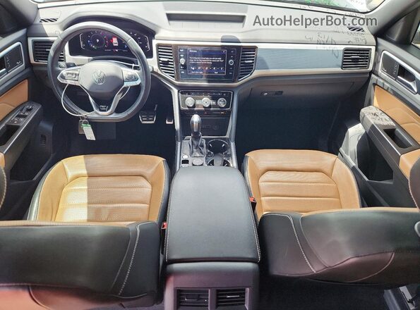 1V2FE2CA6PC210640 2023 VOLKSWAGEN ATLAS White Առջևի վահանակի տեսք
