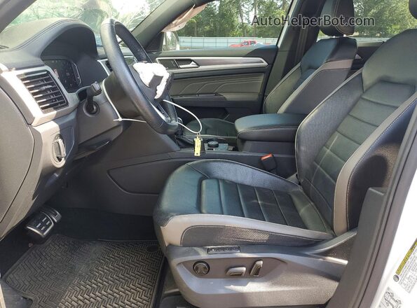 1V2FE2CA7MC216684 2021 VOLKSWAGEN ATLAS White Front interior view