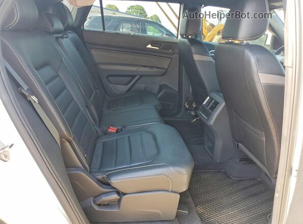 1V2FE2CA7MC216684 2021 VOLKSWAGEN ATLAS White Rear interior view