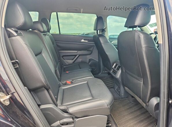 1V2FR2CA5JC581719 2018 VOLKSWAGEN ATLAS Black Widok wnętrza z tyłu