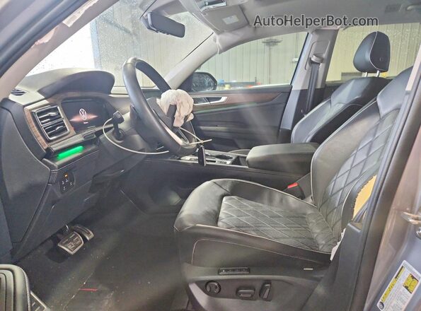 1V2FR2CA5RC536534 2024 VOLKSWAGEN ATLAS Silver Вид салону спереду