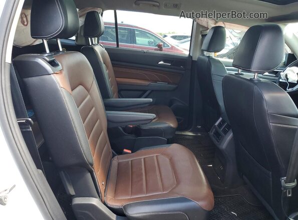 1V2FR2CA9PC545556 2023 VOLKSWAGEN ATLAS Белый Вид задних сидений