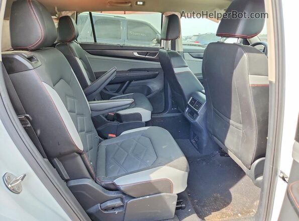 1V2GR2CA1RC622170 2024 VOLKSWAGEN ATLAS Белый Вид задней части салона