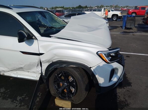 1V2GR2CA8RC545717 2024 VOLKSWAGEN ATLAS White 