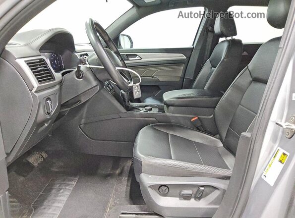 1V2HE2CA0NC217511 2022 VOLKSWAGEN ATLAS Silver Front interior view