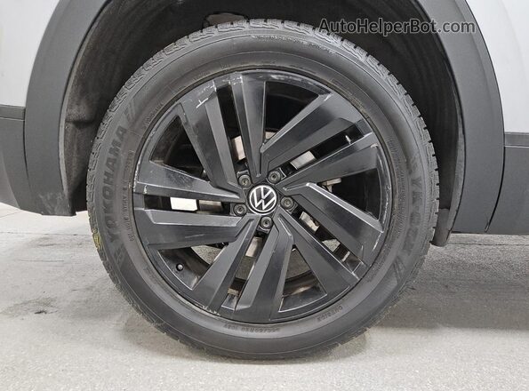 1V2HE2CA0NC217511 2022 VOLKSWAGEN ATLAS Silver 