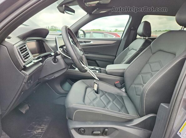 1V2HE2CA4SC227163 2025 VOLKSWAGEN ATLAS Silver Widok wnętrza z przodu