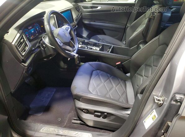 1V2HE2CA5RC232429 2024 VOLKSWAGEN ATLAS Silver Front interior view