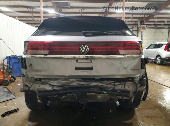 1V2HE2CA5RC232429 2024 VOLKSWAGEN ATLAS Silver Rear view