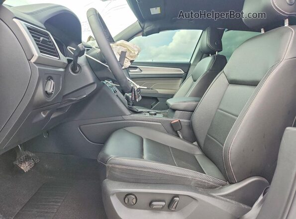 1V2HE2CA6PC223039 2023 VOLKSWAGEN ATLAS White Вид салону спереду
